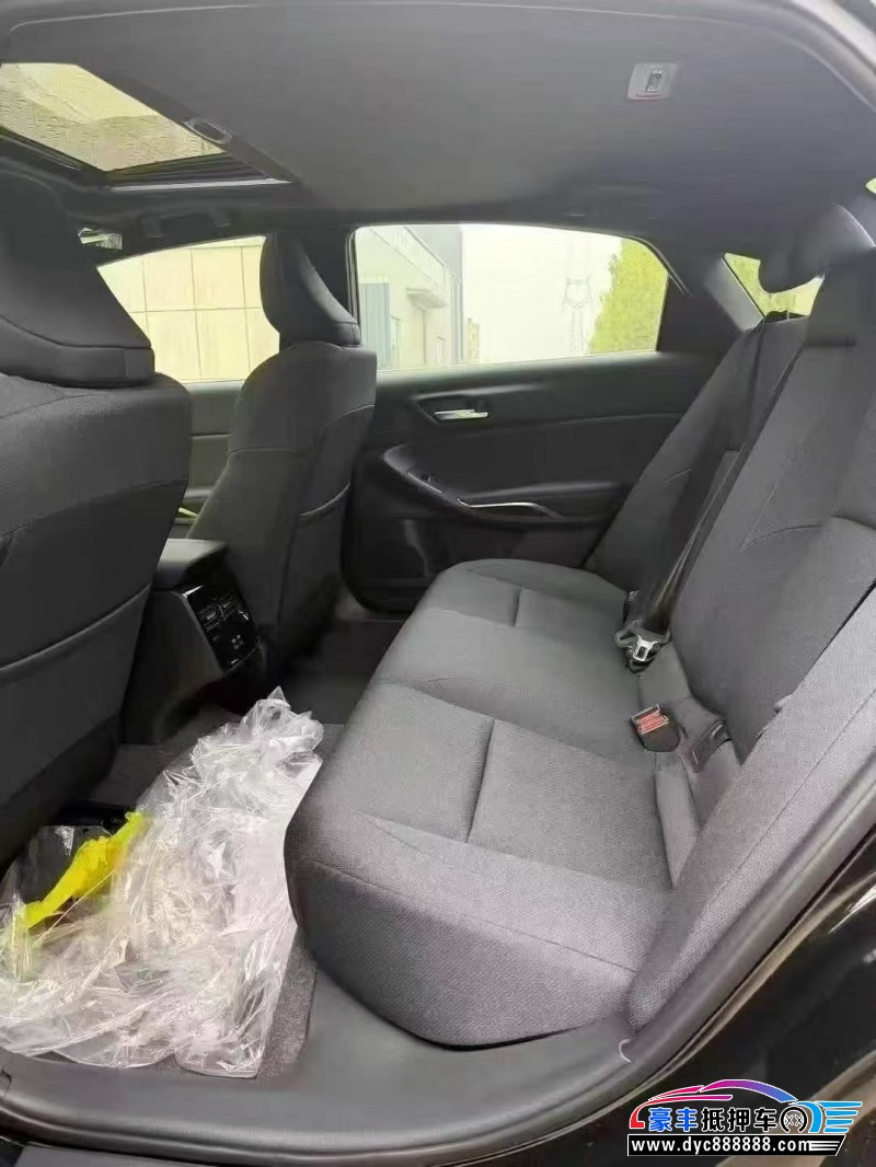 25年丰田亚洲龙轿车抵押车出售