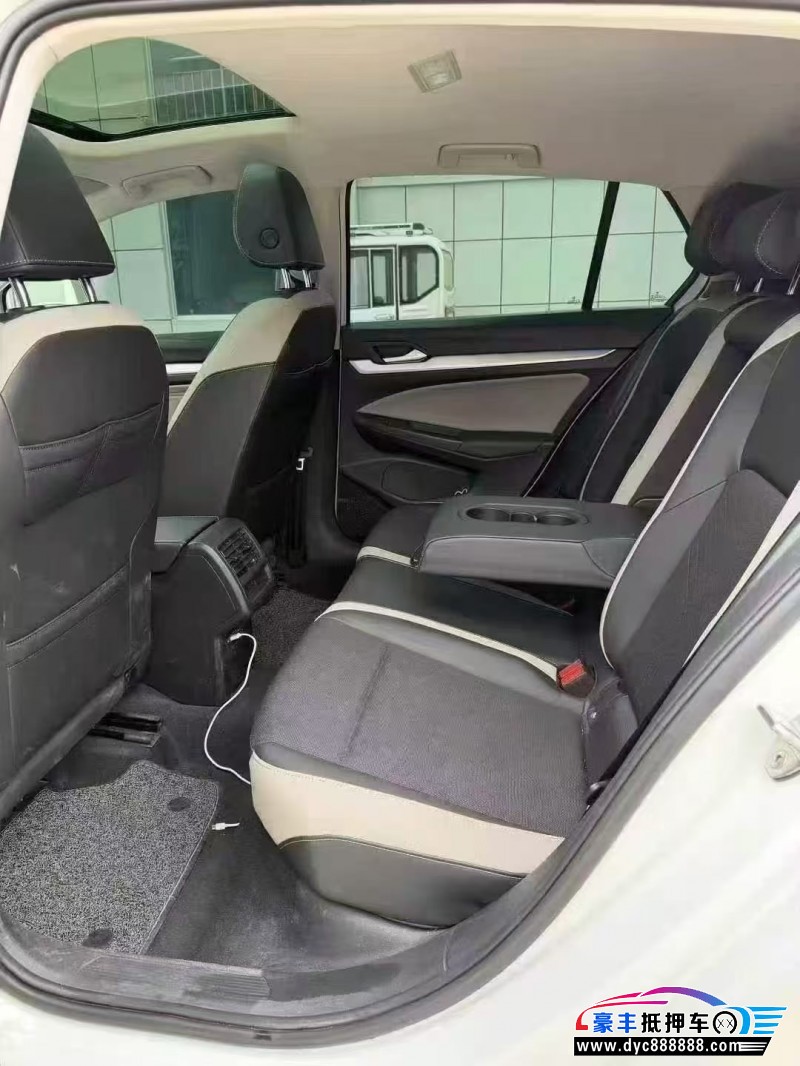 21年大众高尔夫轿车抵押车出售