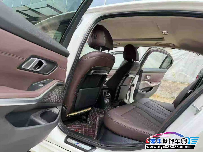 22年宝马3系轿车抵押车出售