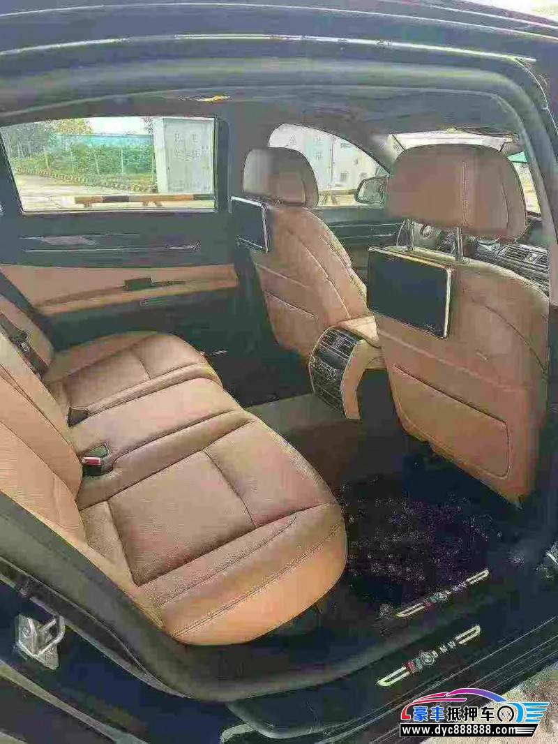 13年宝马7系轿车抵押车出售