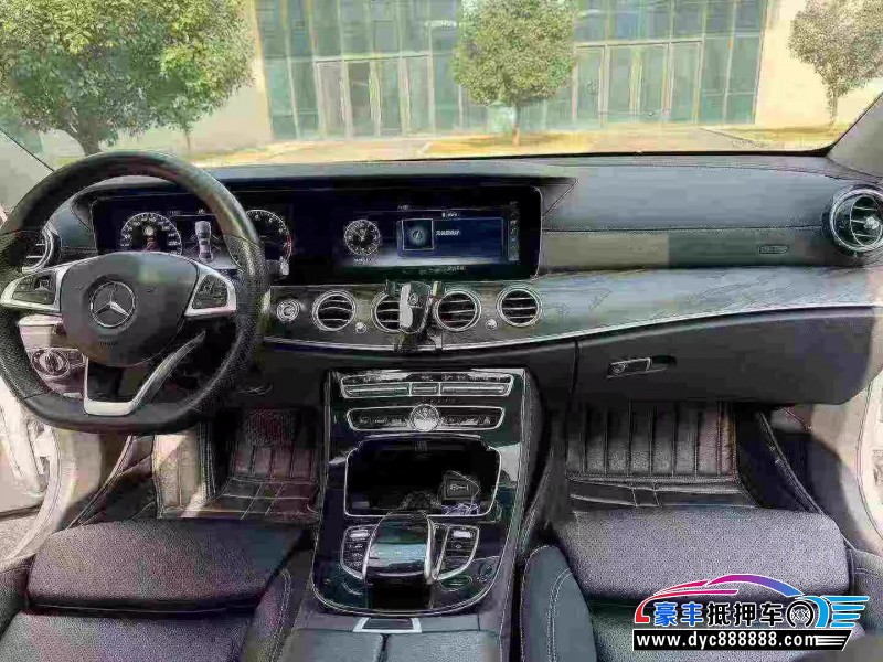 17年奔驰E轿车抵押车出售