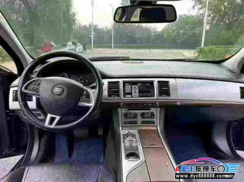 14年捷豹XF轿车抵押车出售