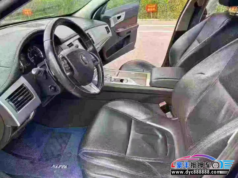 14年捷豹XF轿车抵押车出售