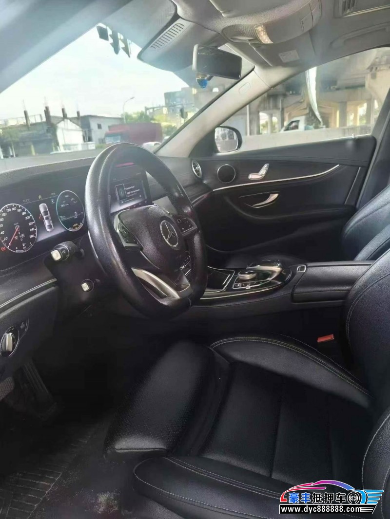 16年奔驰E轿车抵押车出售
