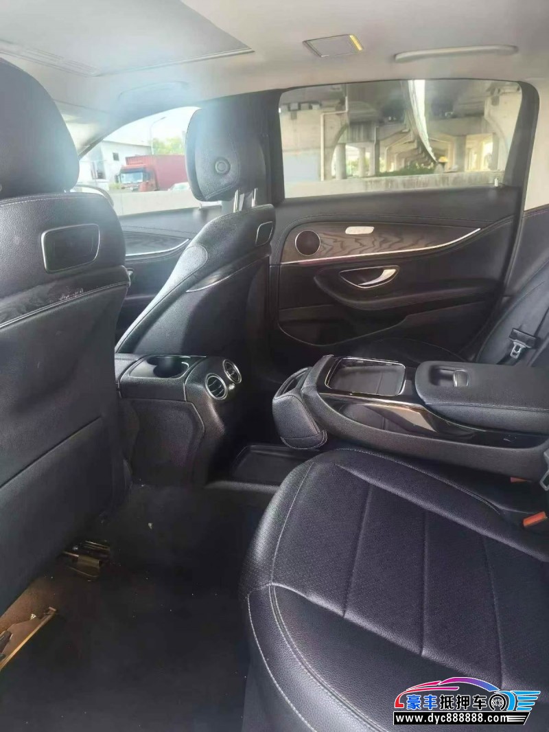 16年奔驰E轿车抵押车出售