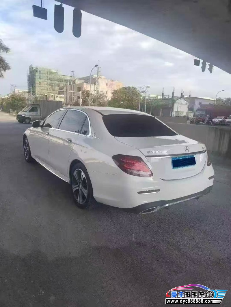 16年奔驰E轿车抵押车出售