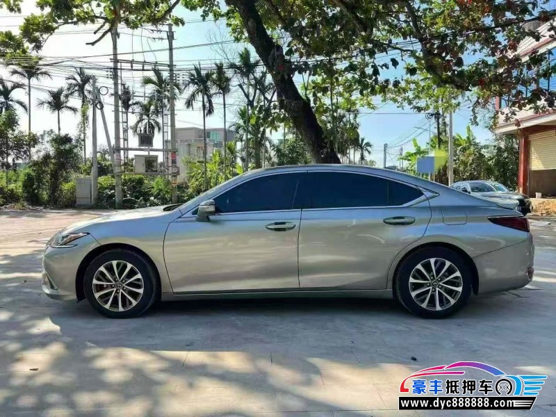 24年雷克萨斯ES轿车抵押车出售