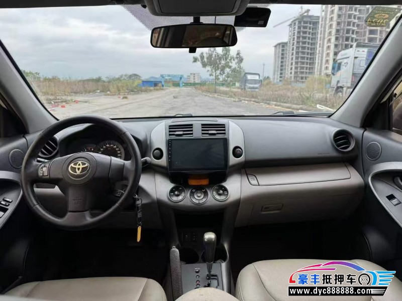 11年丰田RAV4轿车抵押车出售