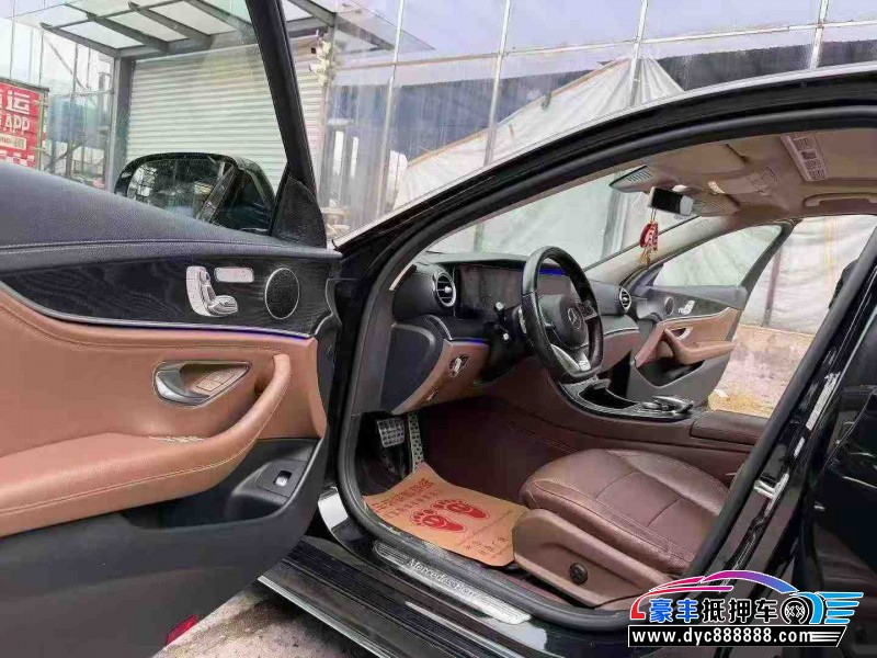 18年奔驰E轿车抵押车出售
