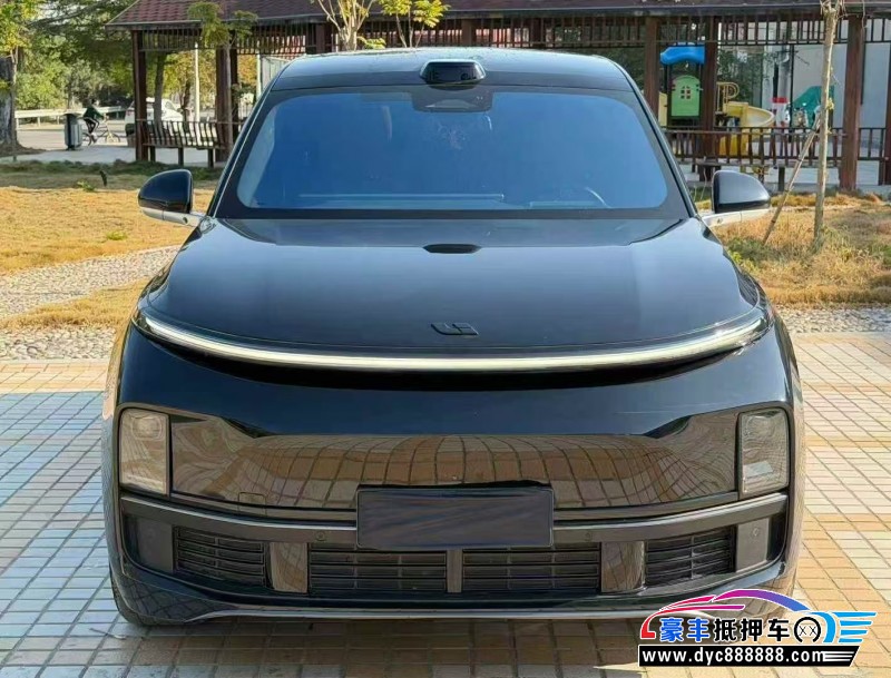 抵押车出售23年理想L8轿车