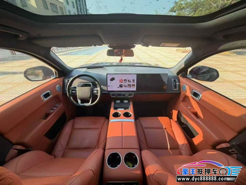 23年理想L8轿车抵押车出售