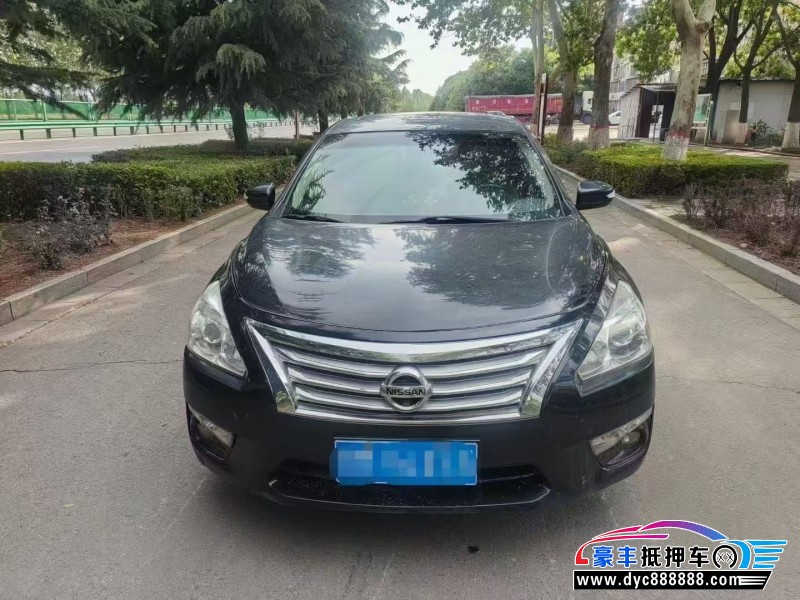 15年日产天籁轿车抵押车出售