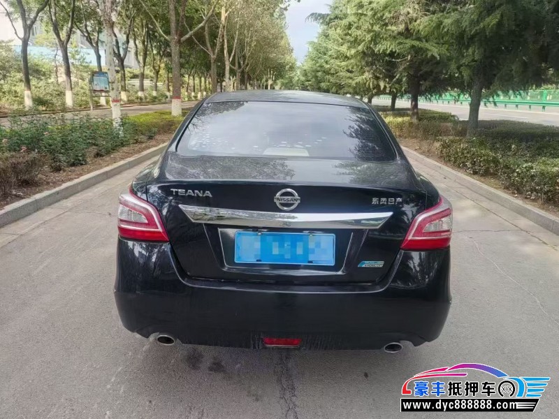 15年日产天籁轿车抵押车出售