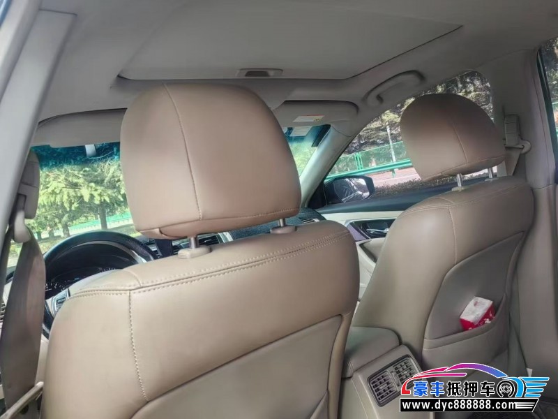 15年日产天籁轿车抵押车出售