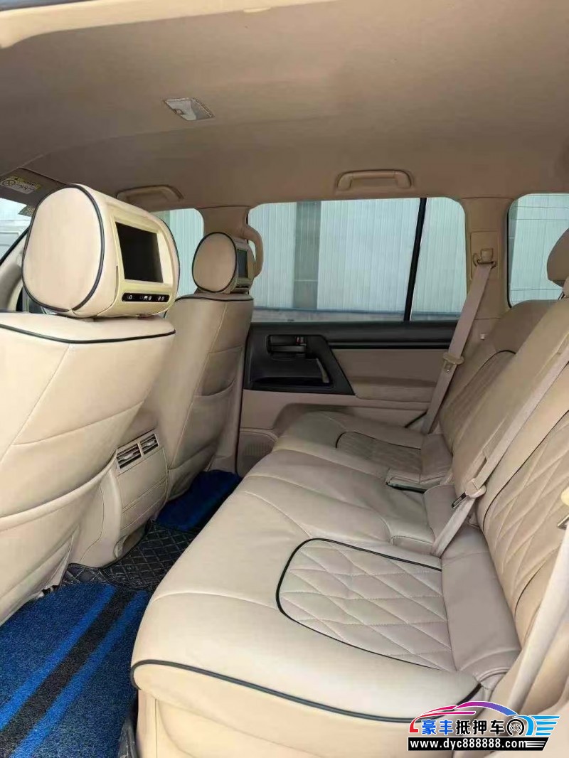 14年丰田兰德酷路泽（陆巡）轿车抵押车出售