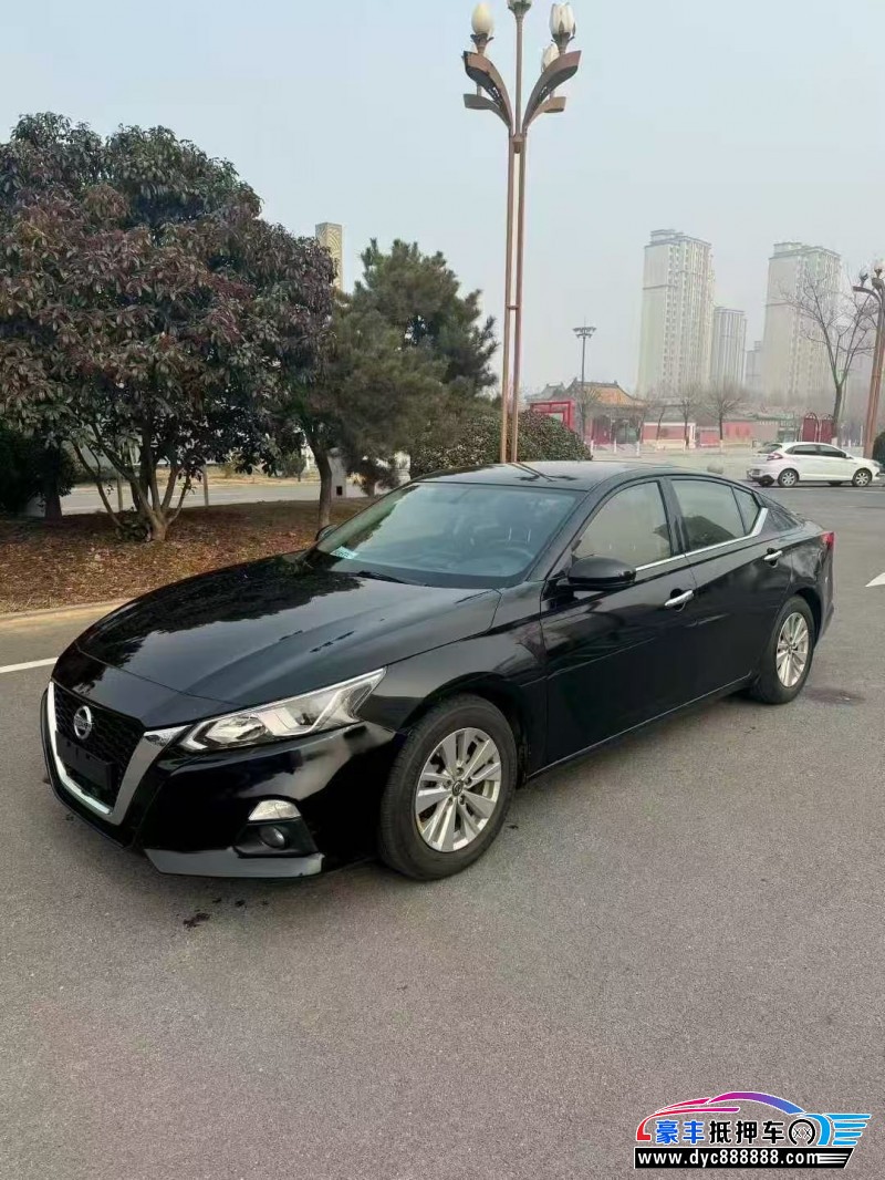 22年日产天籁轿车抵押车出售