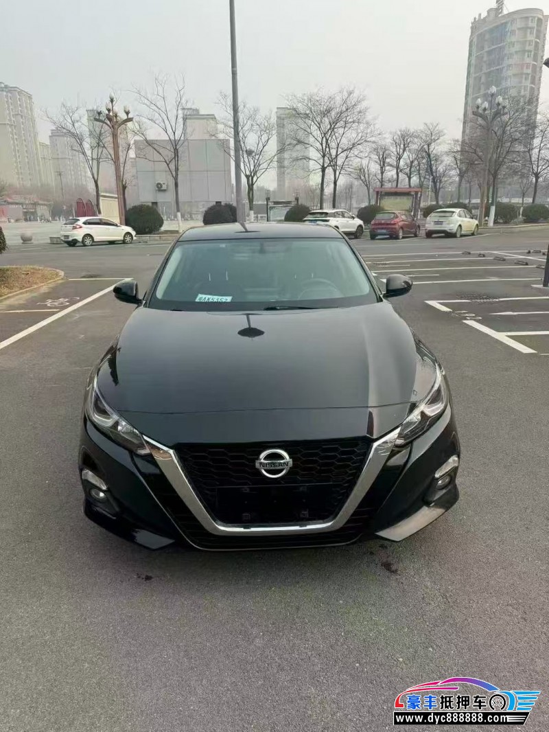 22年日产天籁轿车抵押车出售