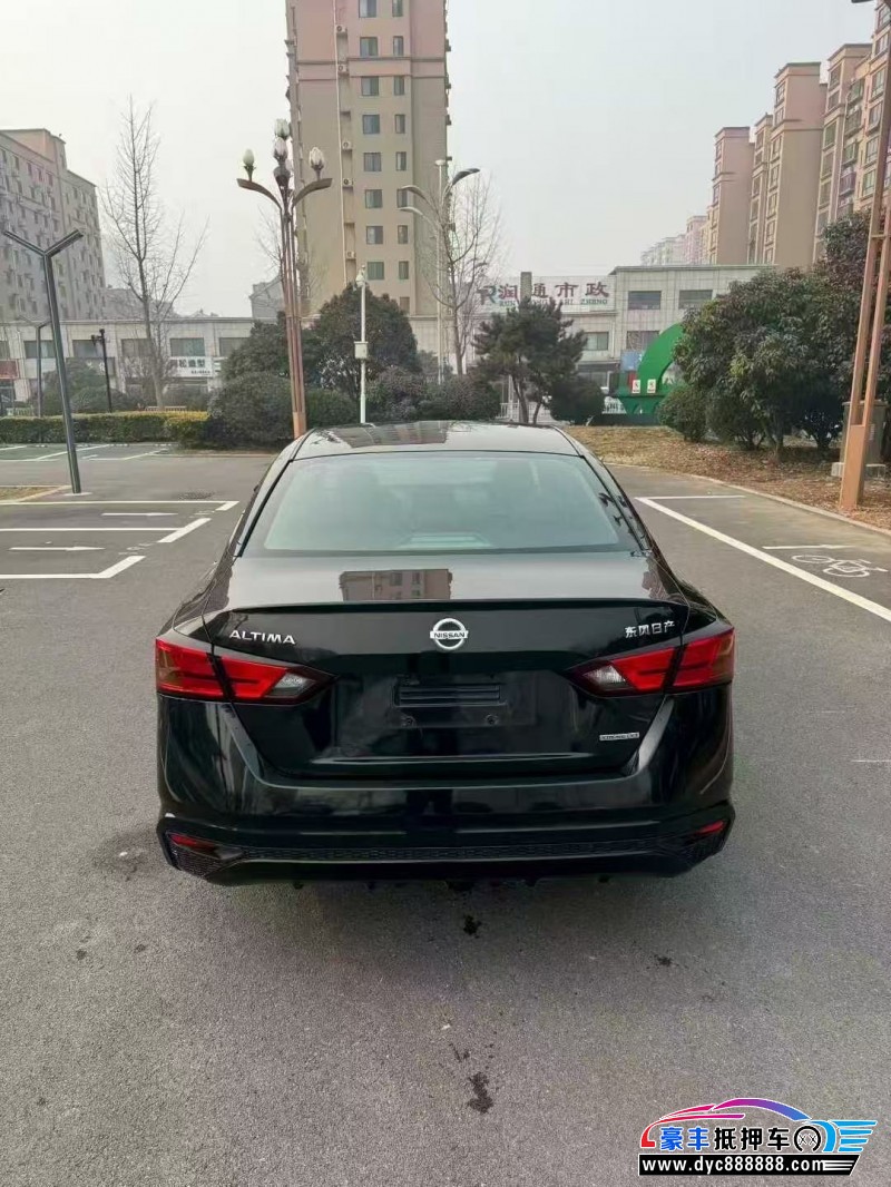 22年日产天籁轿车抵押车出售