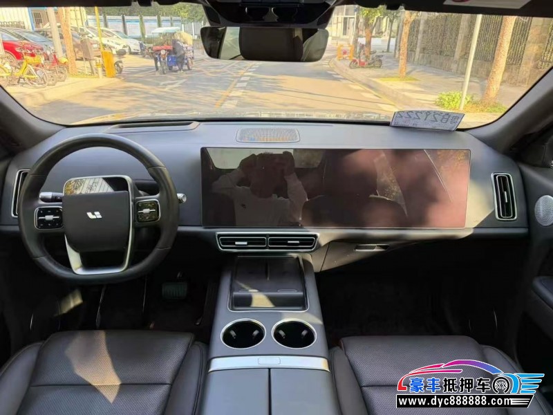 23年理想L9轿车抵押车出售