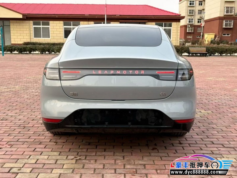 25年零跑c01轿车抵押车出售