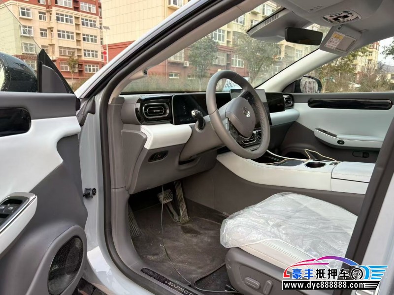 25年零跑c01轿车抵押车出售