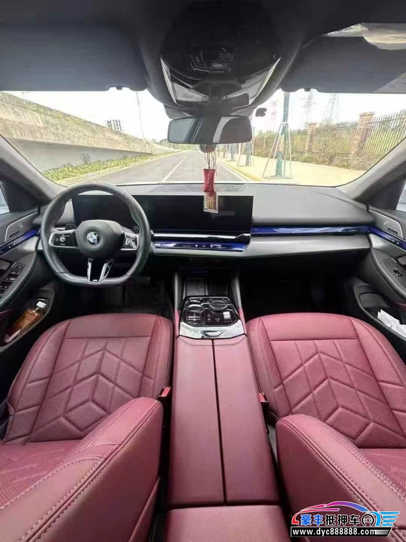 24年宝马3系轿车抵押车出售