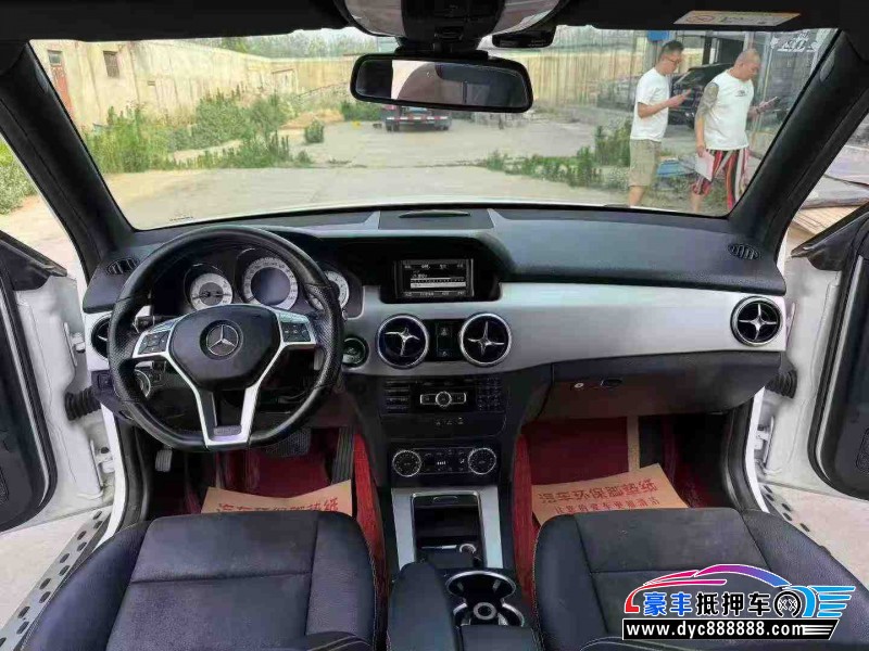 15年奔驰GLK轿车抵押车出售