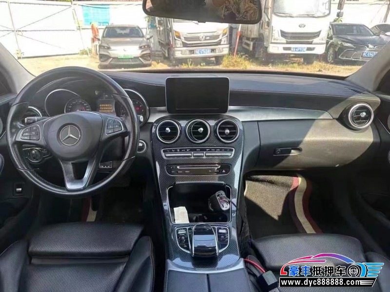 18年奔驰C轿车抵押车出售