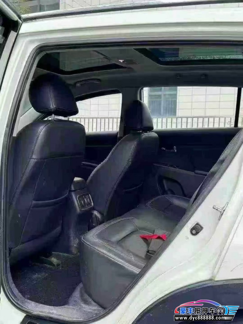 14年起亚智跑轿车抵押车出售