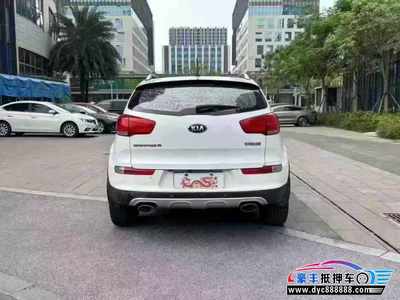 14年起亚智跑轿车抵押车出售