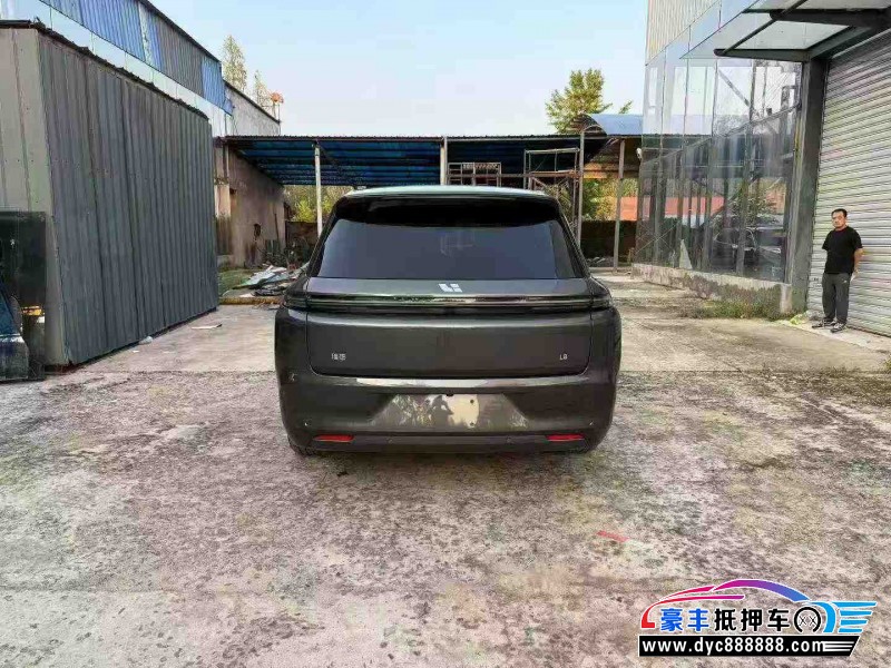 24年理想L8轿车抵押车出售