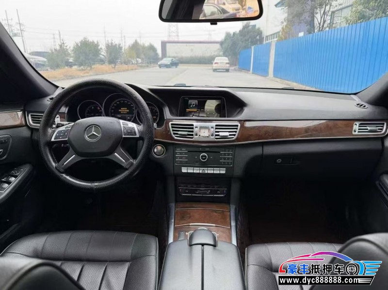 16年奔驰E轿车抵押车出售