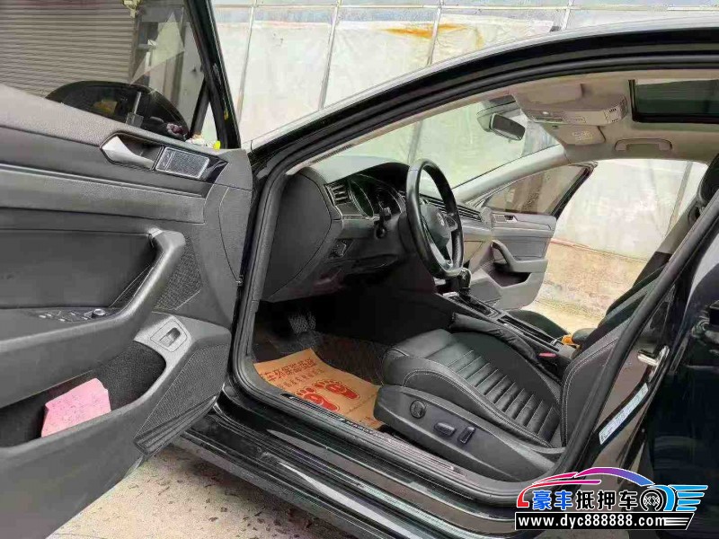 20年大众迈腾轿车抵押车出售