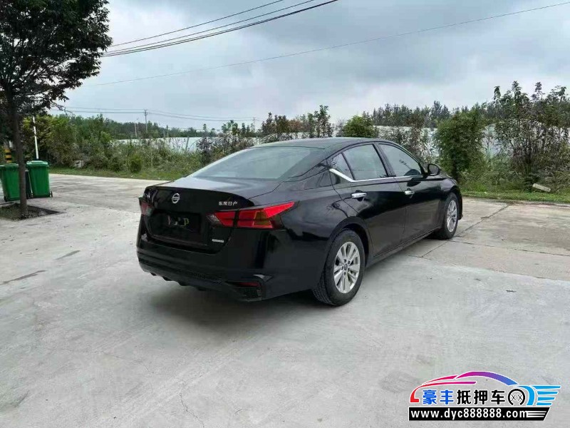 22年日产天籁轿车抵押车出售