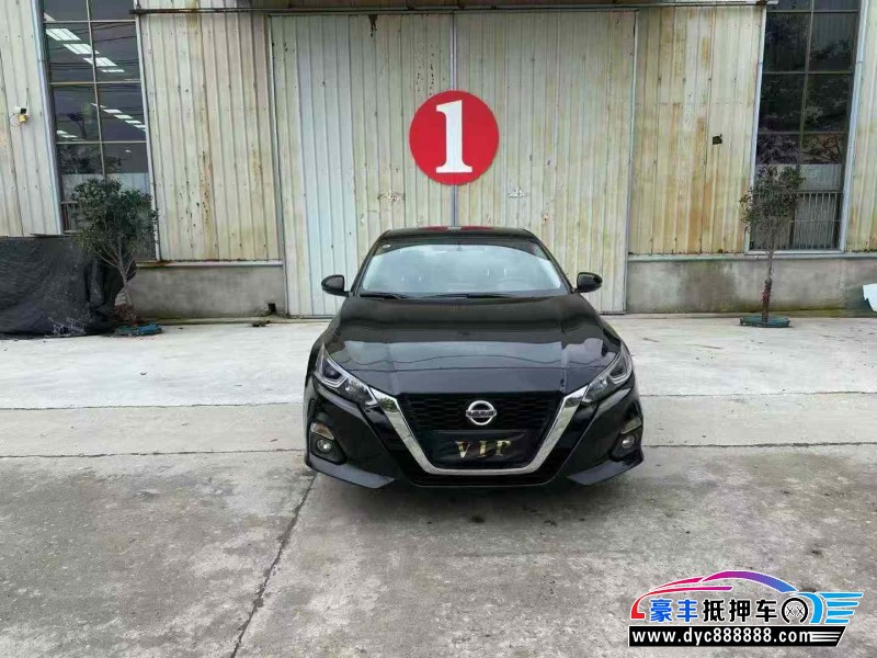 22年日产天籁轿车抵押车出售