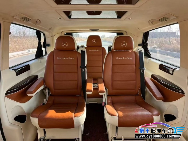 14年奔驰威霆轿车抵押车出售