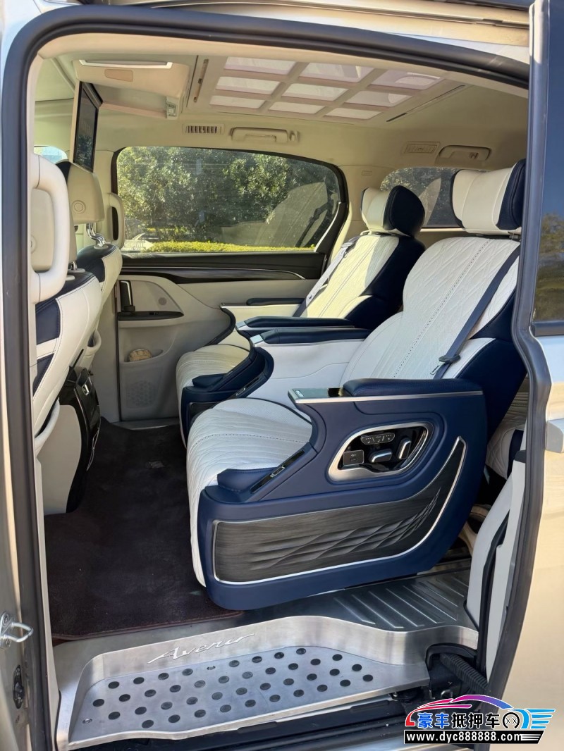 20年别克GL8轿车抵押车出售