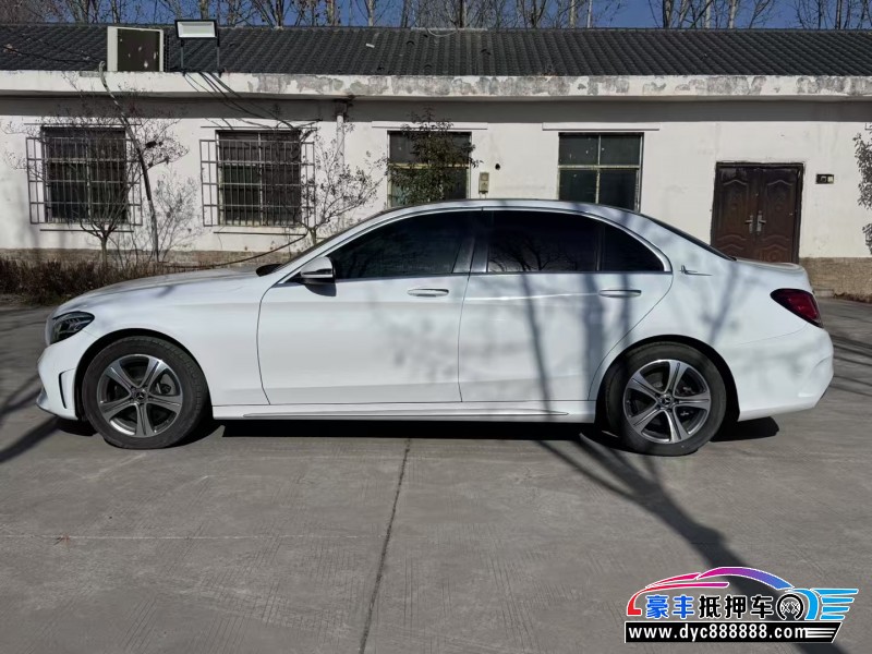 21年奔驰C轿车抵押车出售