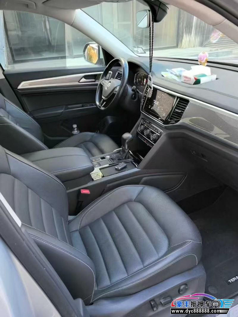 20年大众途昂轿车抵押车出售