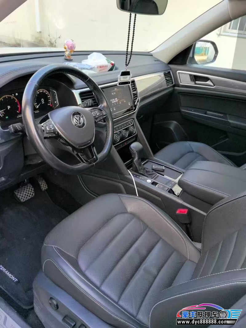 20年大众途昂轿车抵押车出售