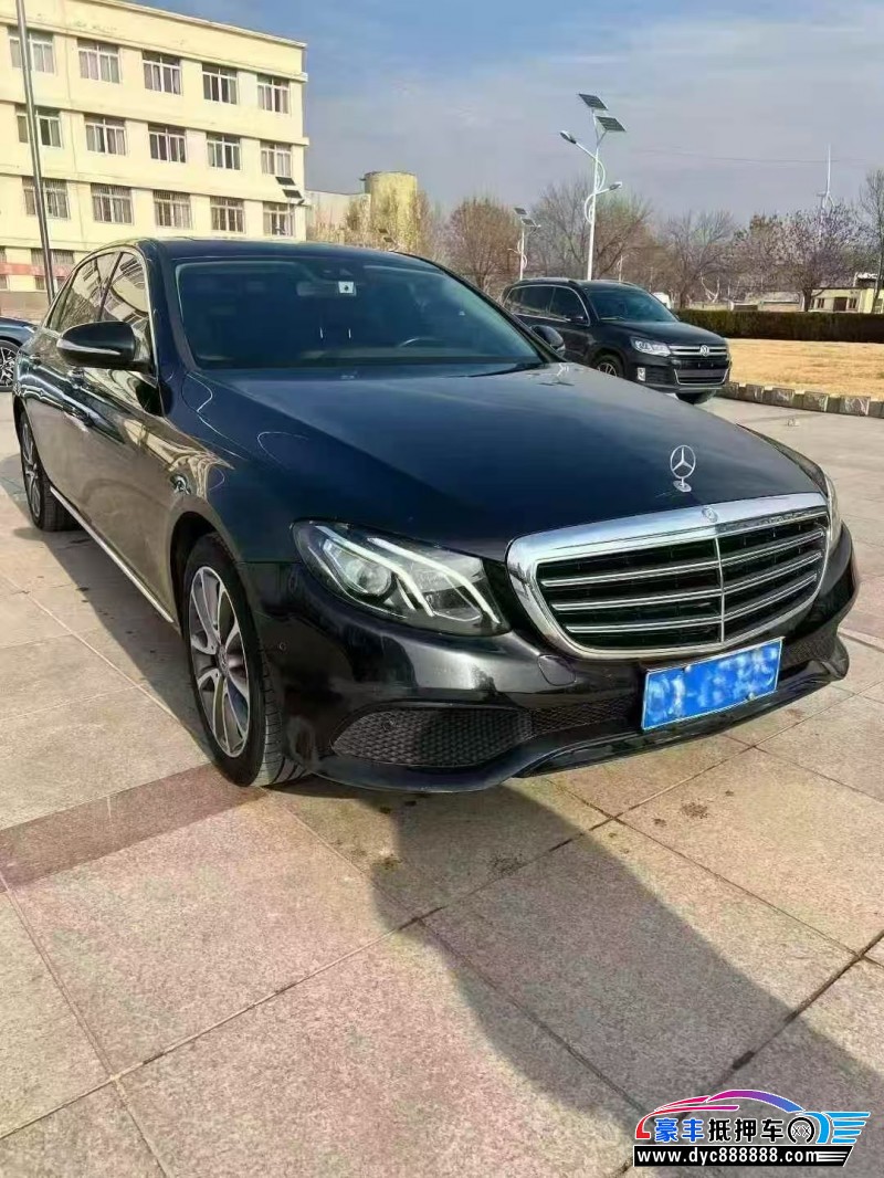 17年奔驰E轿车抵押车出售