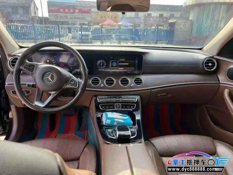 17年奔驰E轿车抵押车出售