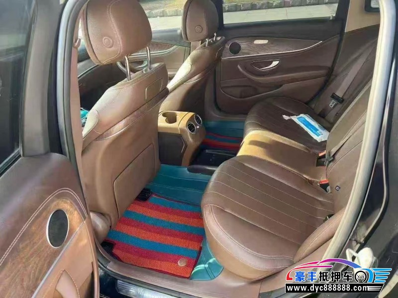 17年奔驰E轿车抵押车出售