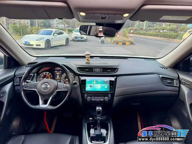 19年日产奇骏轿车抵押车出售