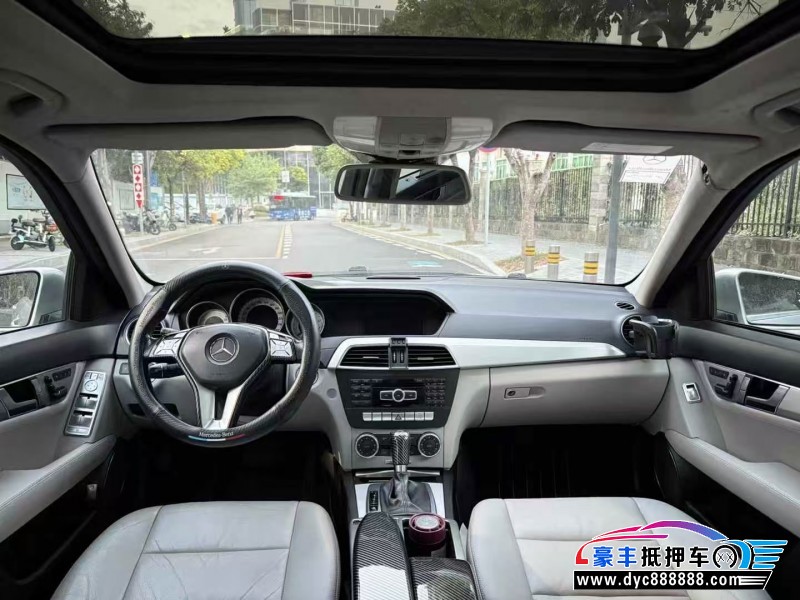 12年奔驰C轿车抵押车出售