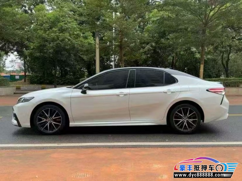 21年丰田凯美瑞轿车抵押车出售