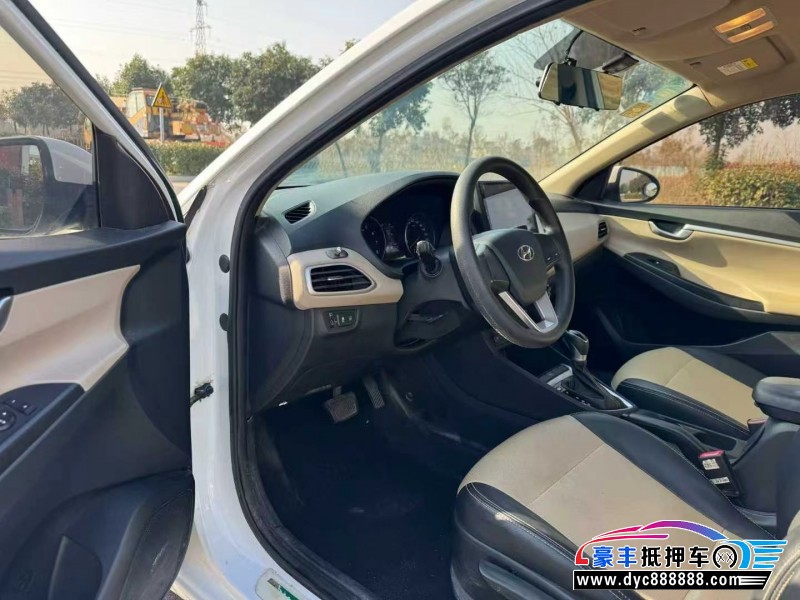 19年现代悦动轿车抵押车出售