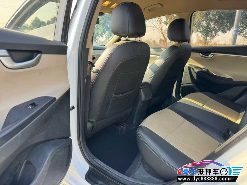 19年现代悦动轿车抵押车出售