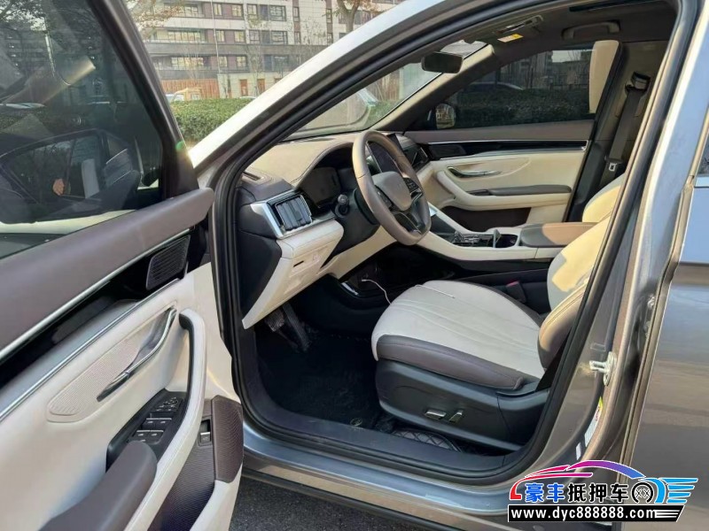 25年比亚迪宋轿车抵押车出售