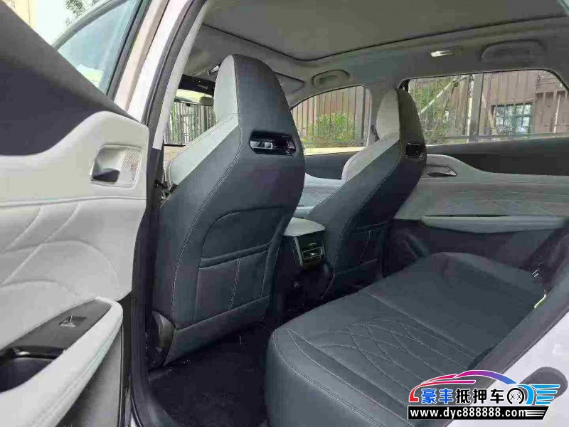 24年长安长安UNI轿车抵押车出售